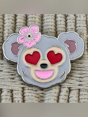 DISNEY Aulani Emojis ShellieMay Heart Eyes Pin
